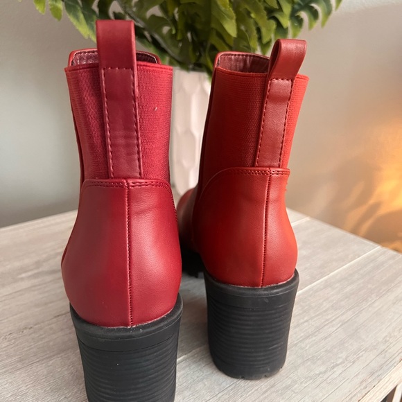 Red chunky boots - Picture 4 of 4